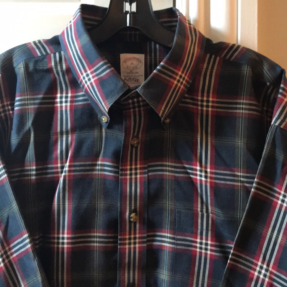 Men's Brooks Brothers button down sport shirt.